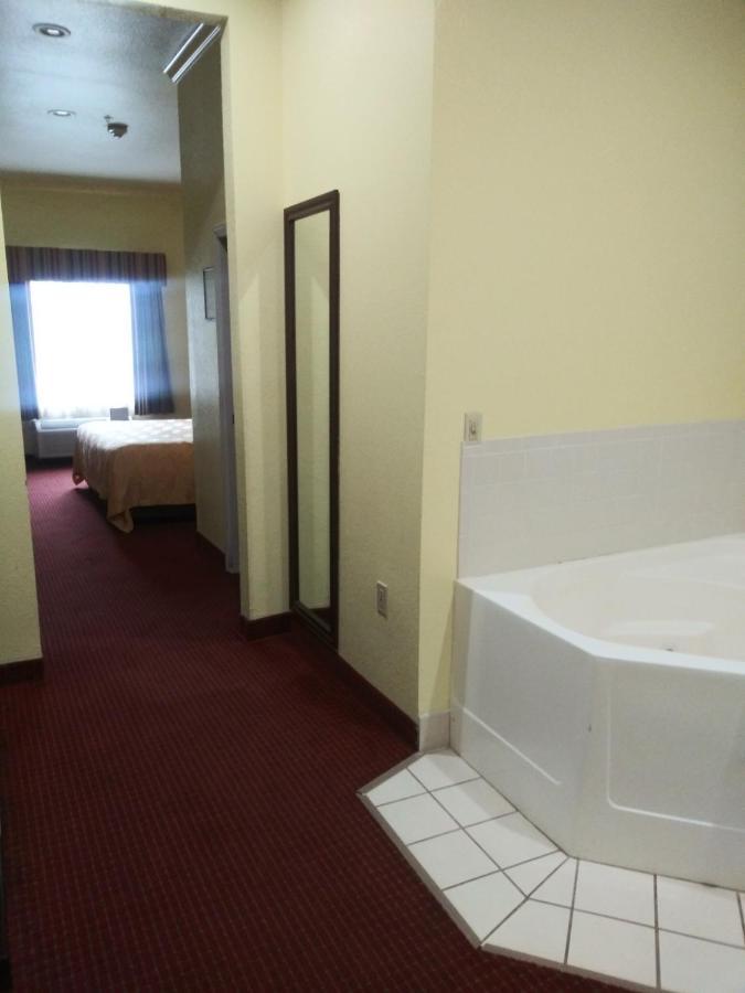 Springwood Suites Houston Iah - Beltway 8 外观 照片