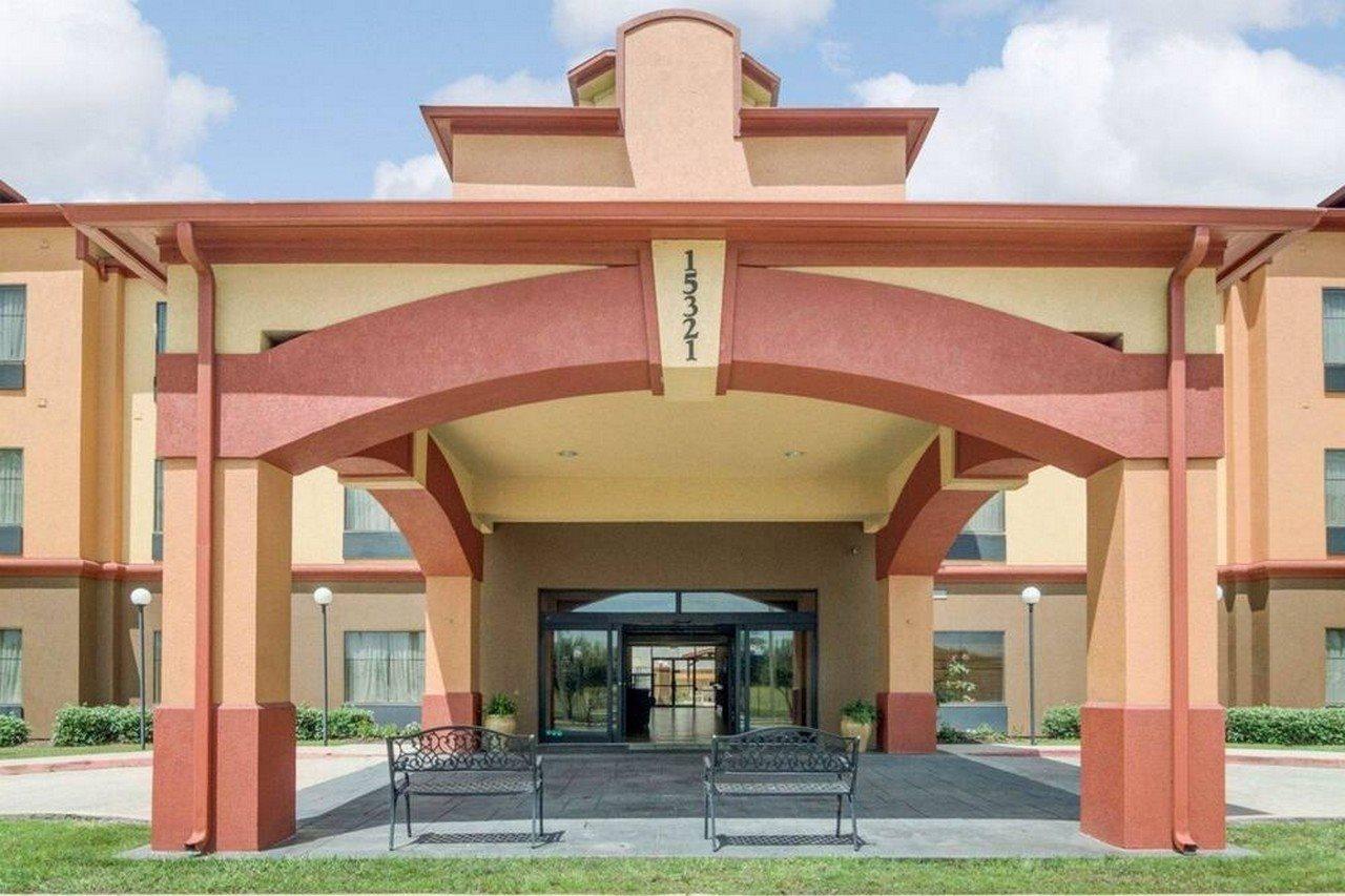 Springwood Suites Houston Iah - Beltway 8 外观 照片
