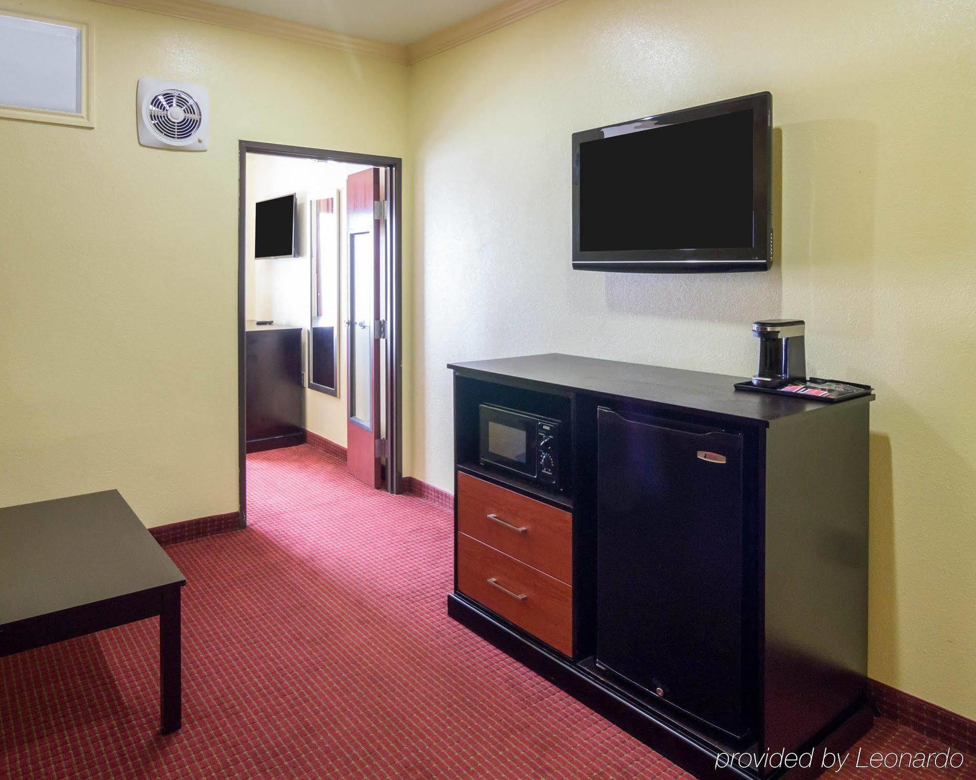Springwood Suites Houston Iah - Beltway 8 外观 照片