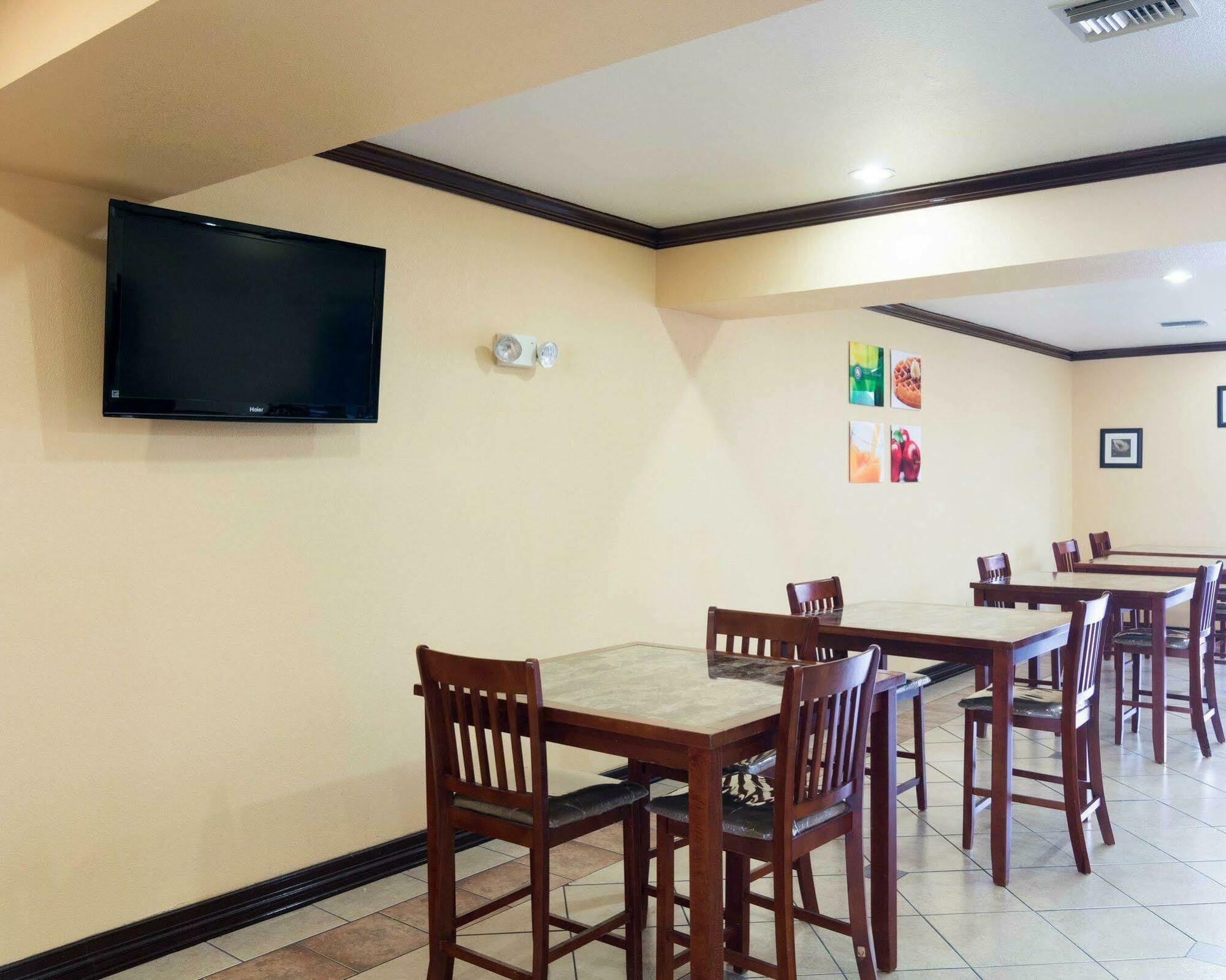 Springwood Suites Houston Iah - Beltway 8 外观 照片