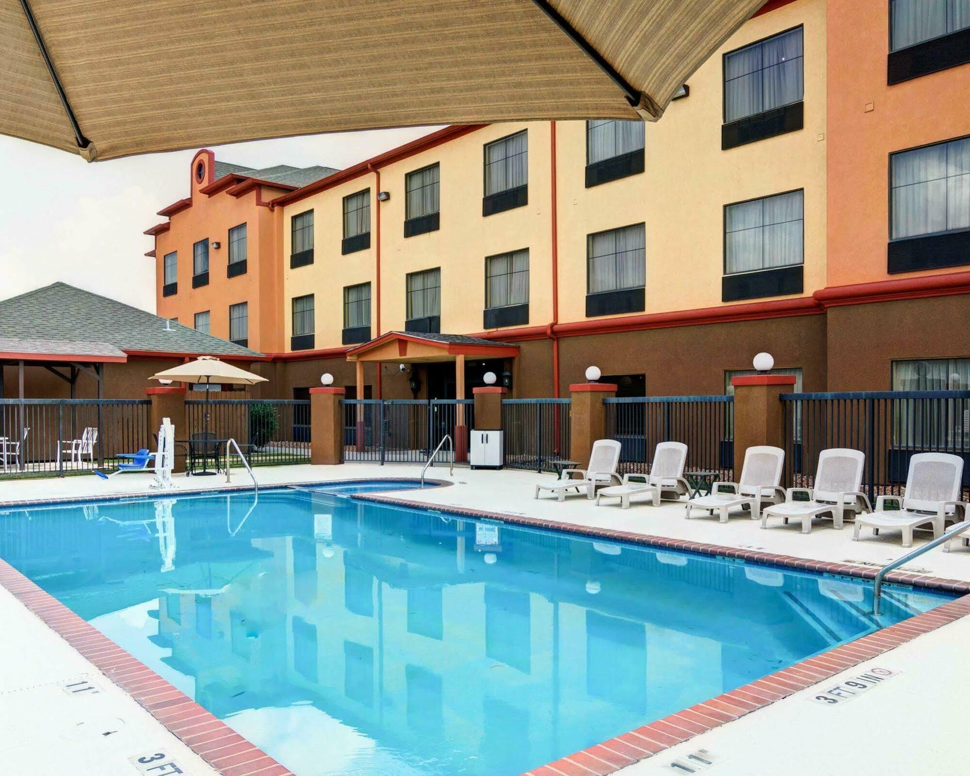 Springwood Suites Houston Iah - Beltway 8 外观 照片